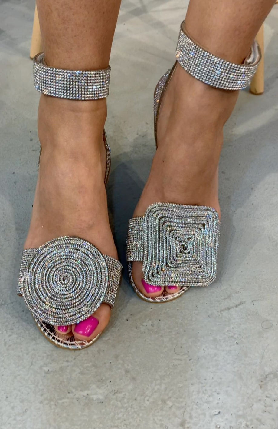 Sparkling flat sandals