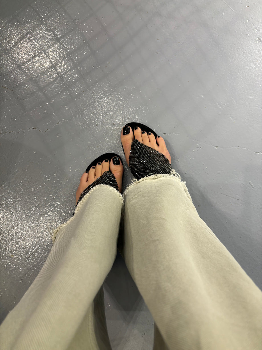 Sparkling dark sandals