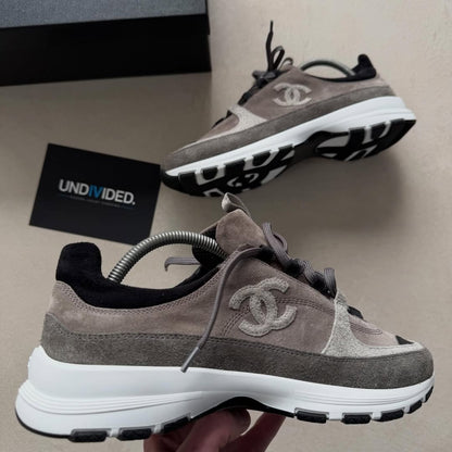 2026 Luxury Versatile Sneakers