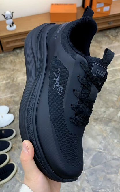 Men's all-black platform mesh casual sneakers